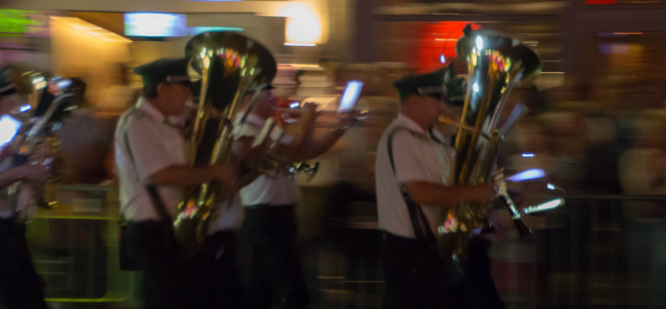 Hei kütt de Musik Hier kommt die Musik