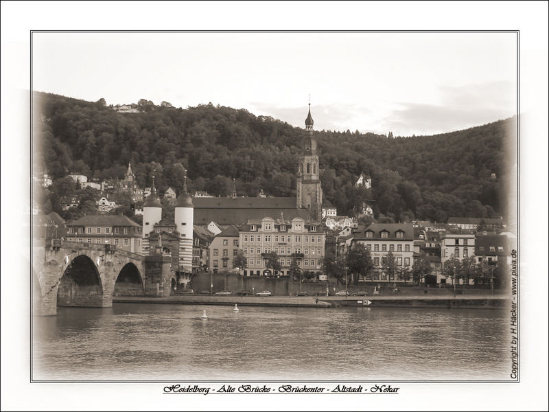 Heidelberg Altstadt-Alte Brücke-Brückentor-Neckar