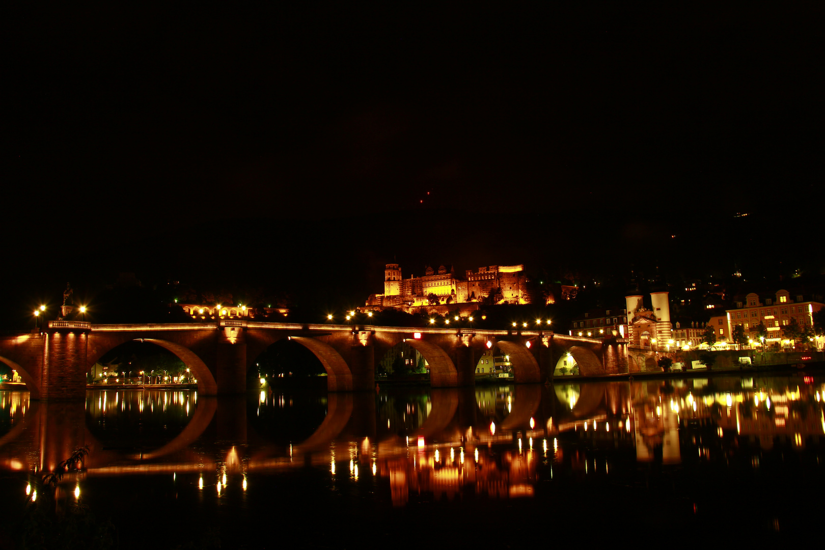 Heidelberger Schloss nachts.