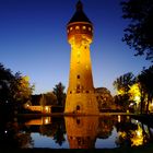 Heider Wasserturm bei Nacht