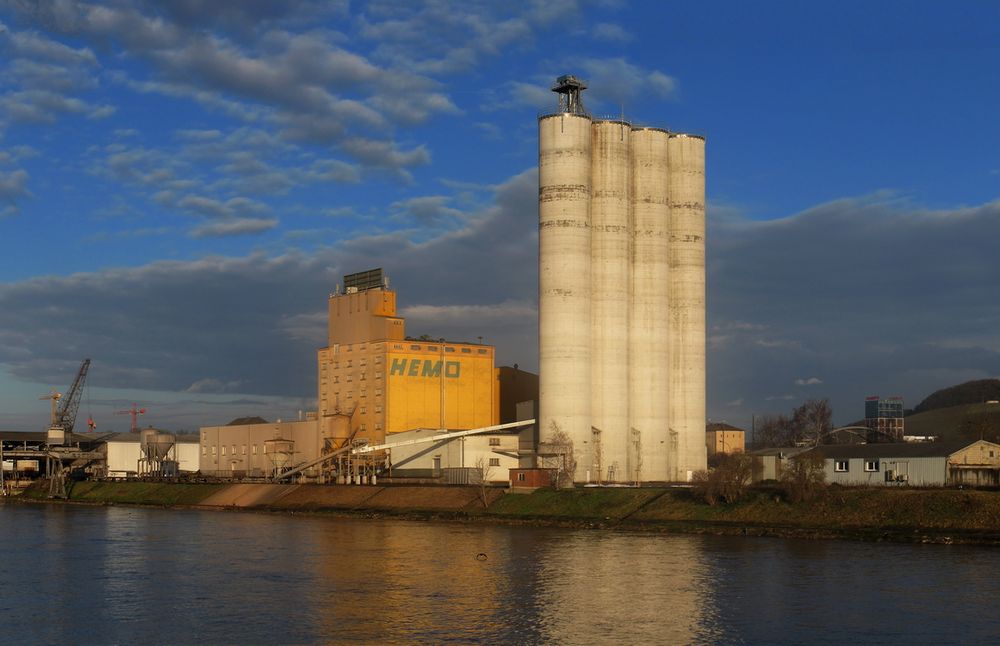 Heilbronn. Industrielandschaft am Neckarhafen