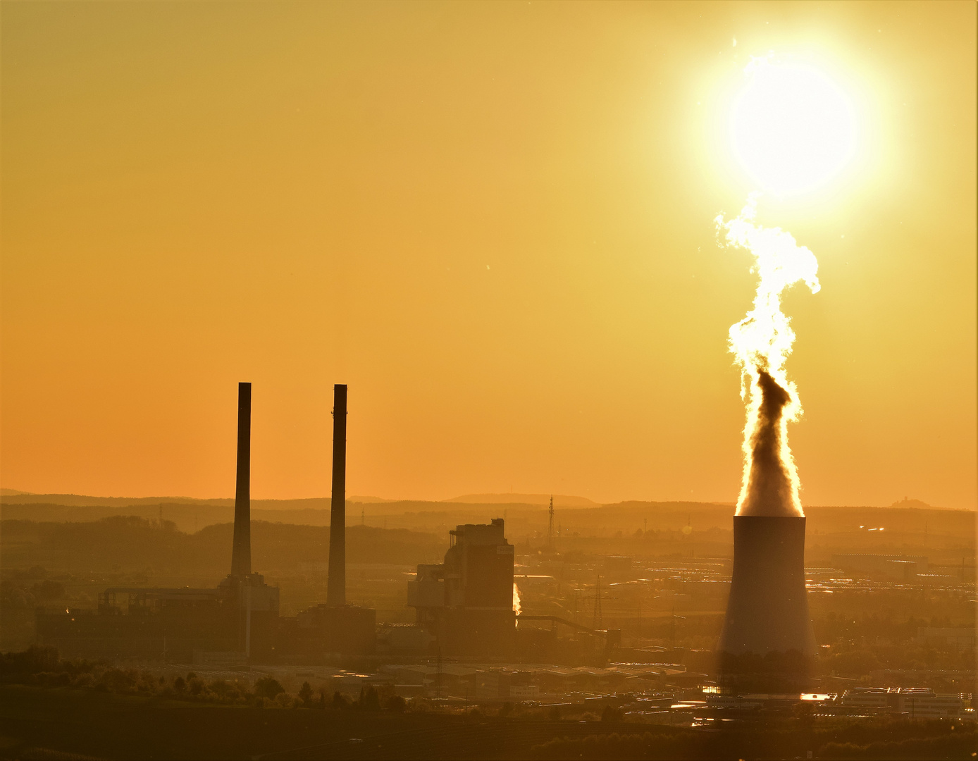 Heilbronner Kohlekraftwerk in der Abendsonne