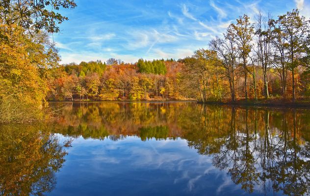 Heilenbecker Staussee im Herbst....