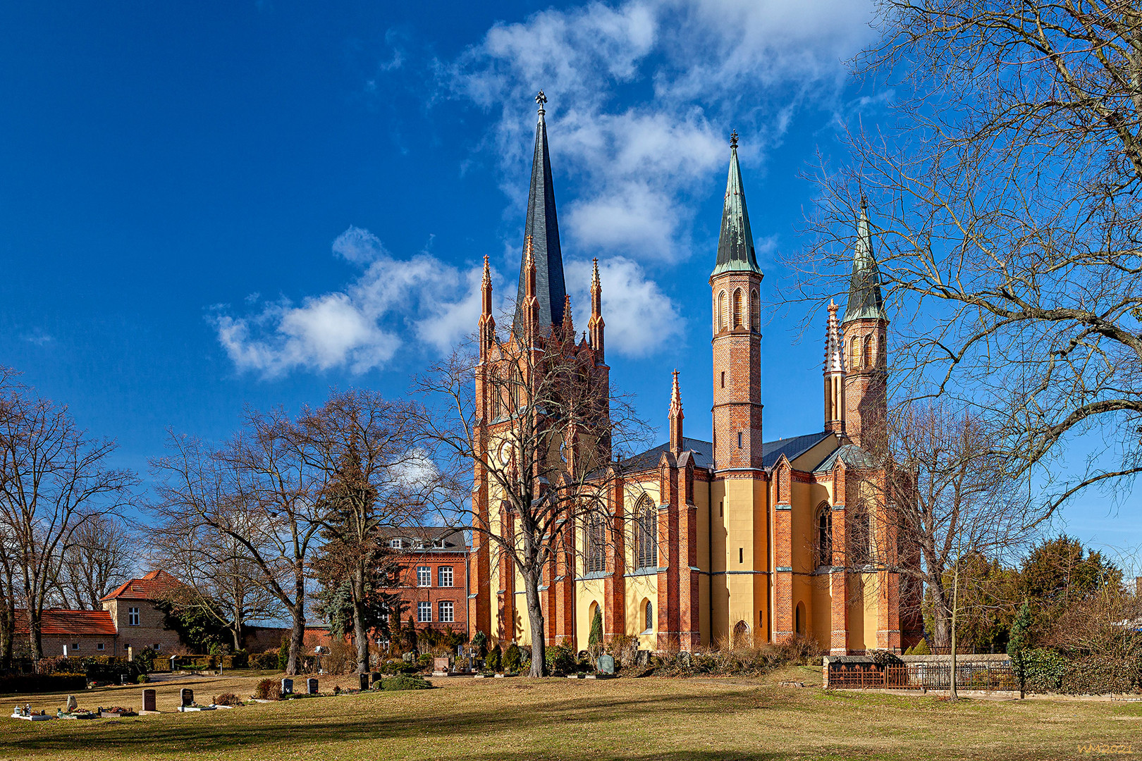 - Heilig-Geist-Kirche -