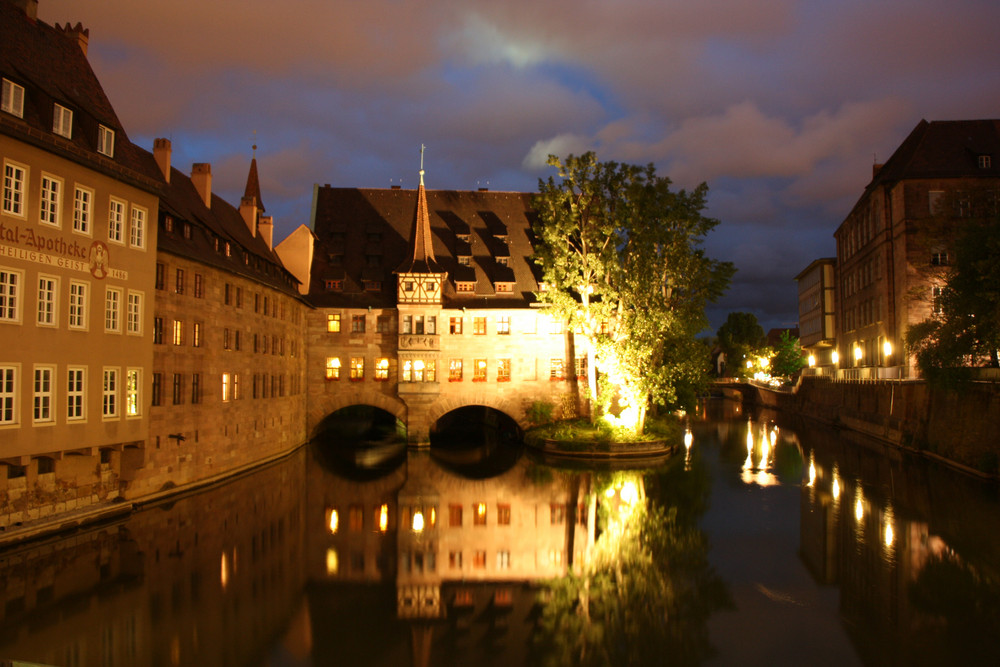 Heilig Geist Spital bei Nacht (Nürnberg)