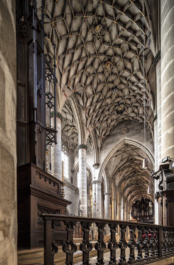 **HEILIG-KREUTZ MÜNSTER SCHWÄBISCH GMÜND**