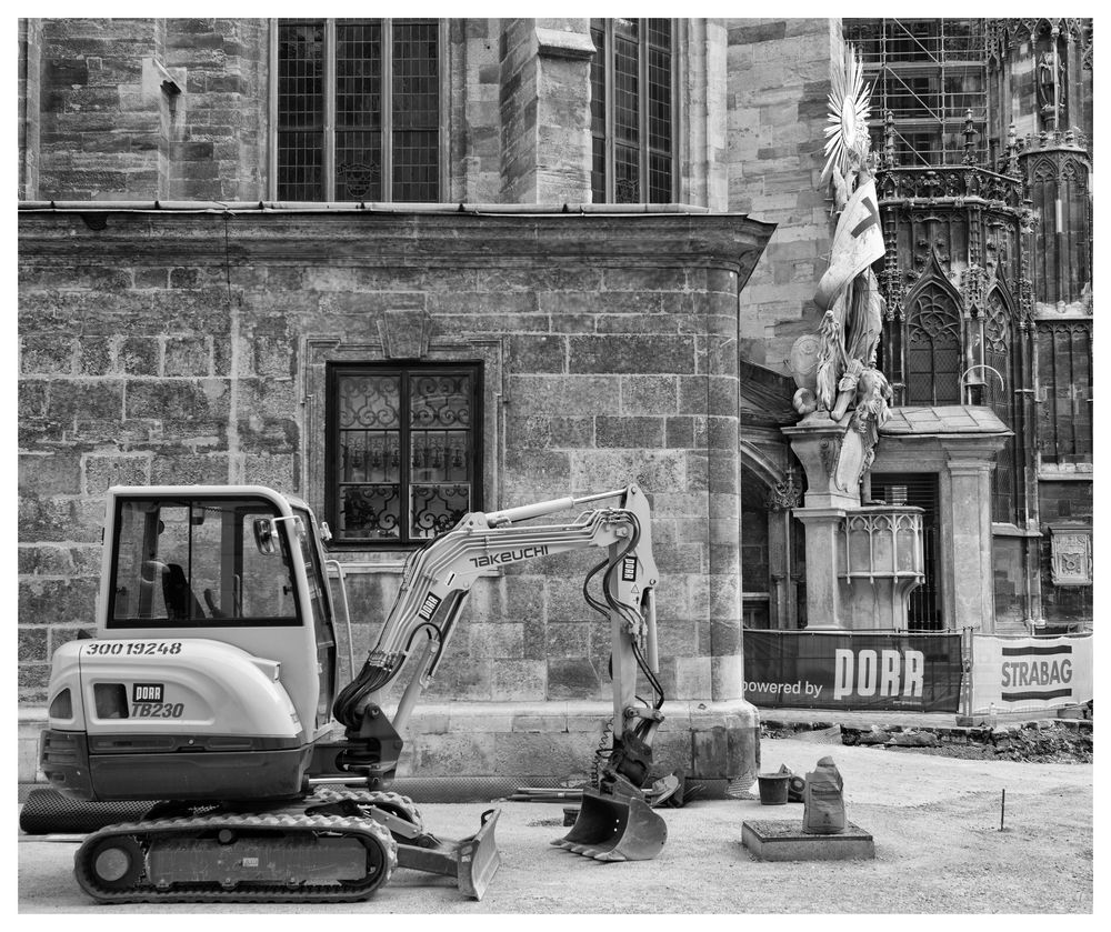 Heilige Baustelle - zierlich lyrische Kombination