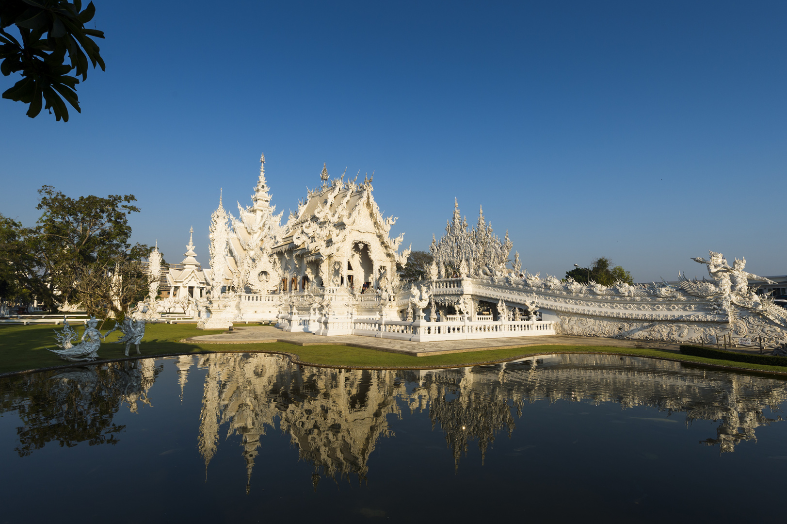 Heilige Stätten des Buddhismus - Wat Rong Khun, Chiang Rai, Thailand.