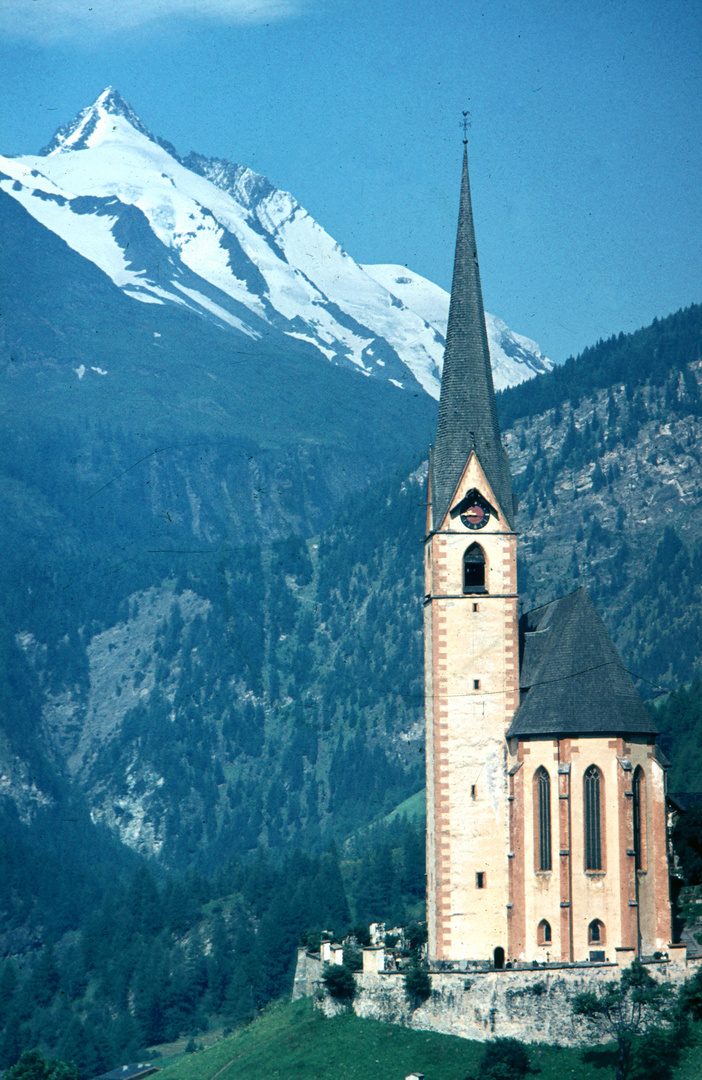 Heiligenblut mit dem Großglockner, Kärnten.