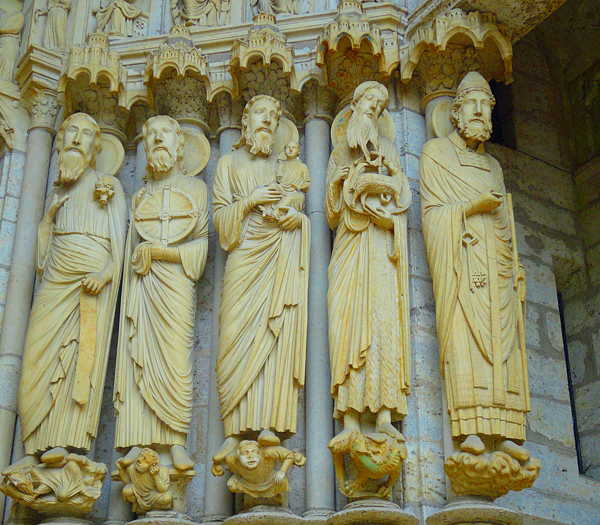 Heiligenfiguren / Kathedrale in Chartres