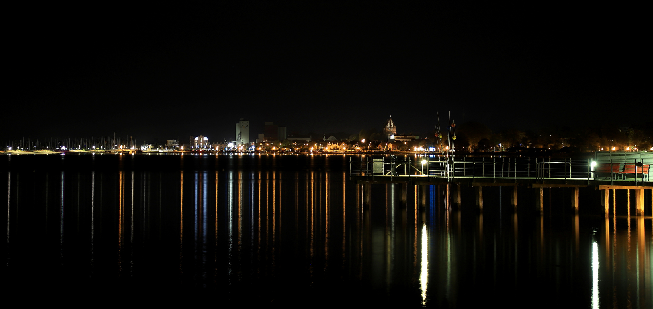 Heiligenhafen bei Nacht
