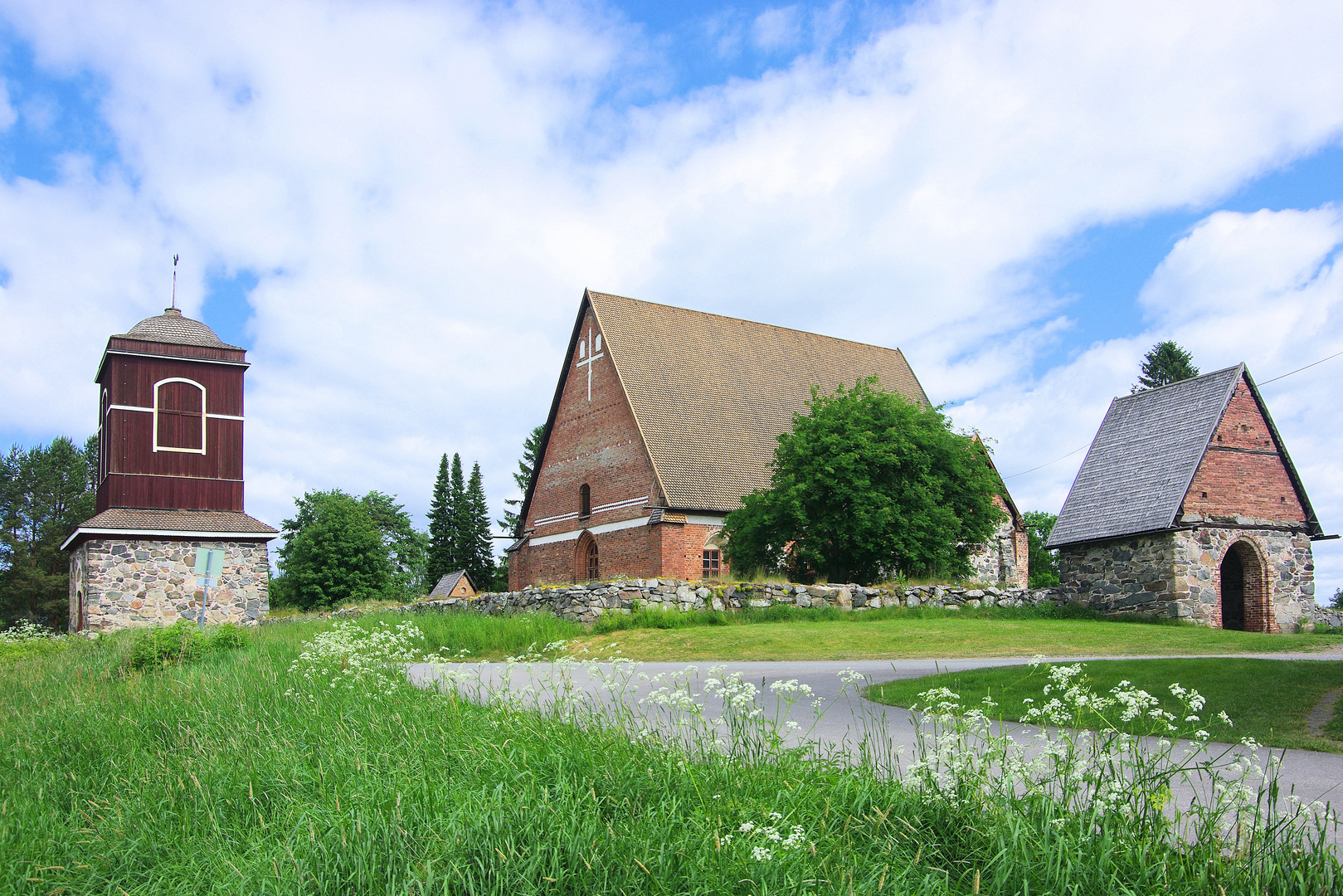 Heiligkreuzkirche von Hattula - Hattulan Pyhän Ristin kirkko (Finnland)