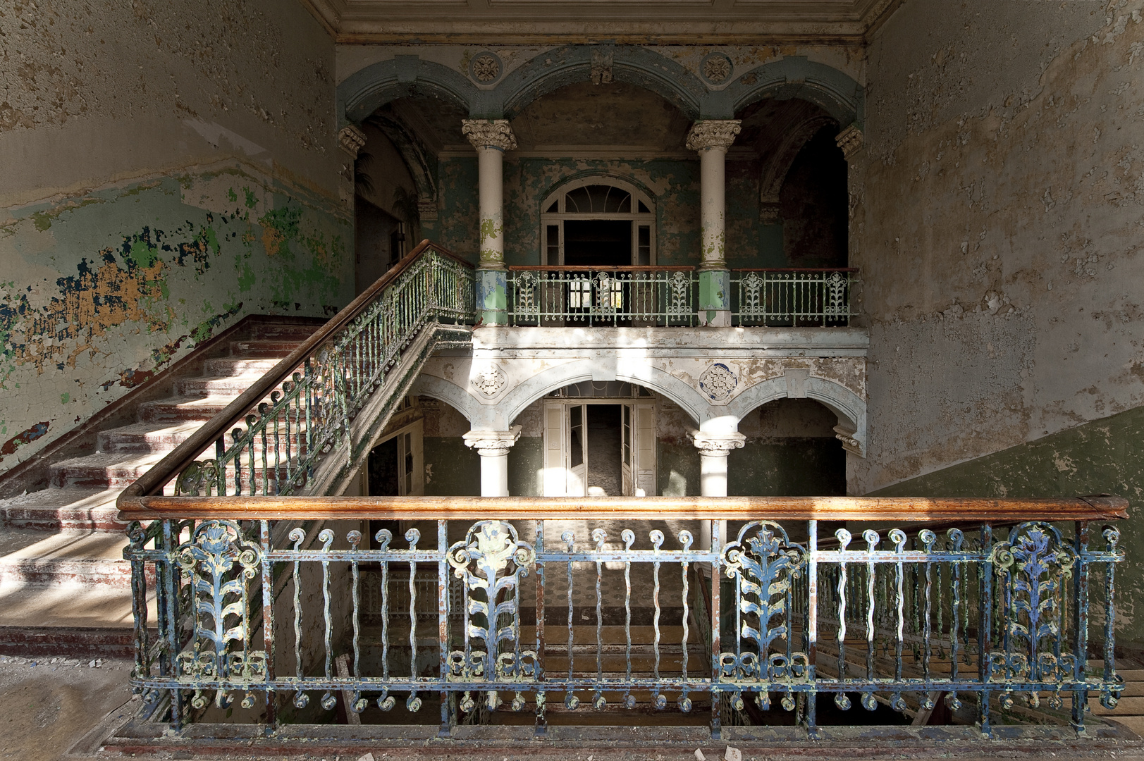 Heilstätten Beelitz – die Ästhetik des Verfalls. Treppenhaus