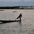 Heimkehrender Fischer am Inle-See