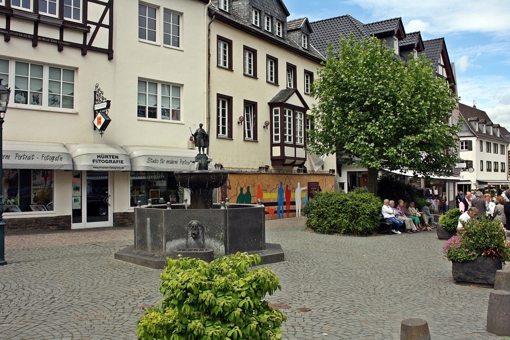 Heinos(Volksmusiker)ehemaliges Cafe,dass geschlossen wurde.