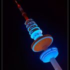 Heinrich-Hertz-Turm in Blau