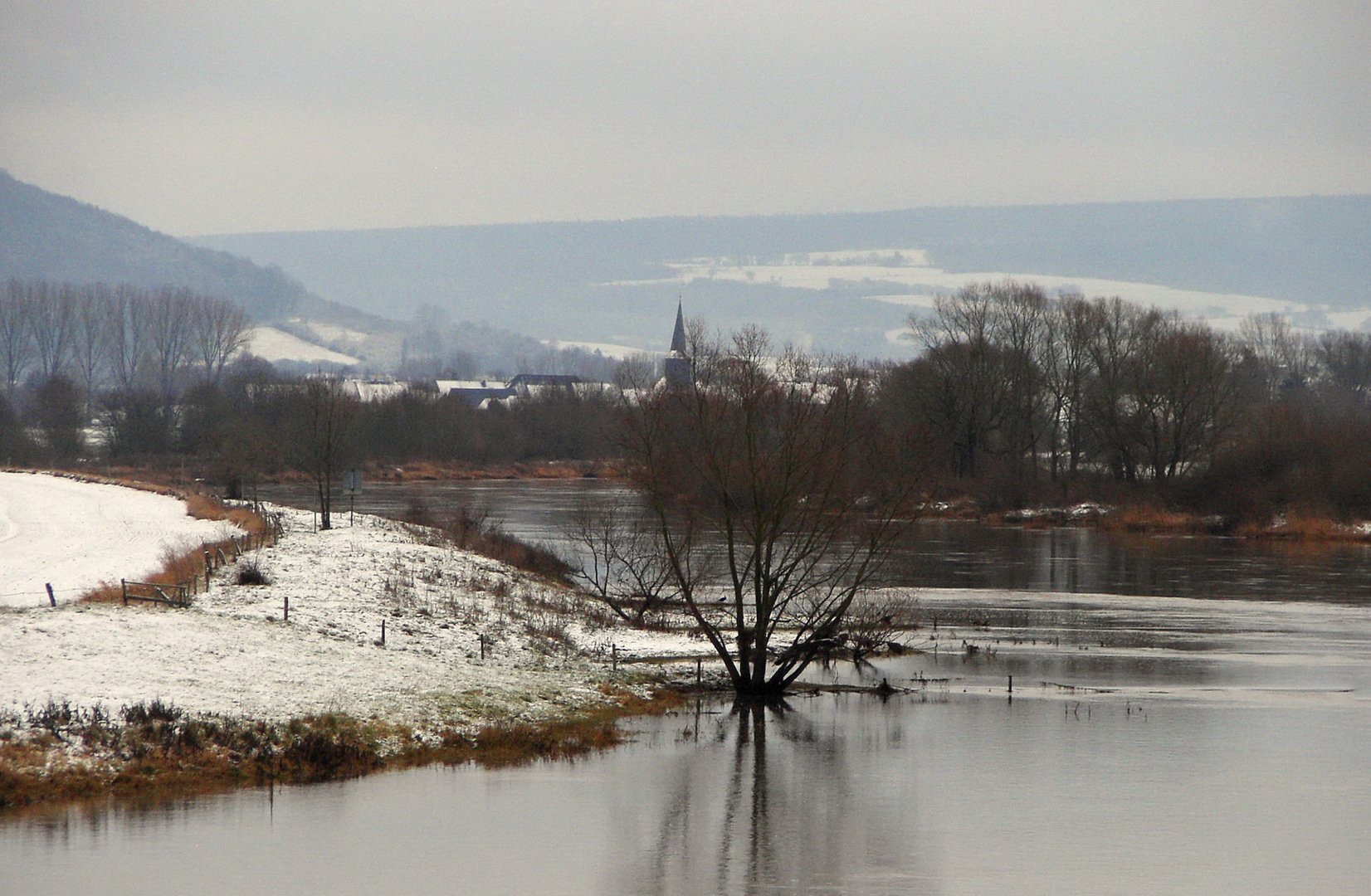 Heinsen - Winter an der Weser