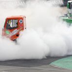 Heinz-Werner Lenz dreht freudig Donuts