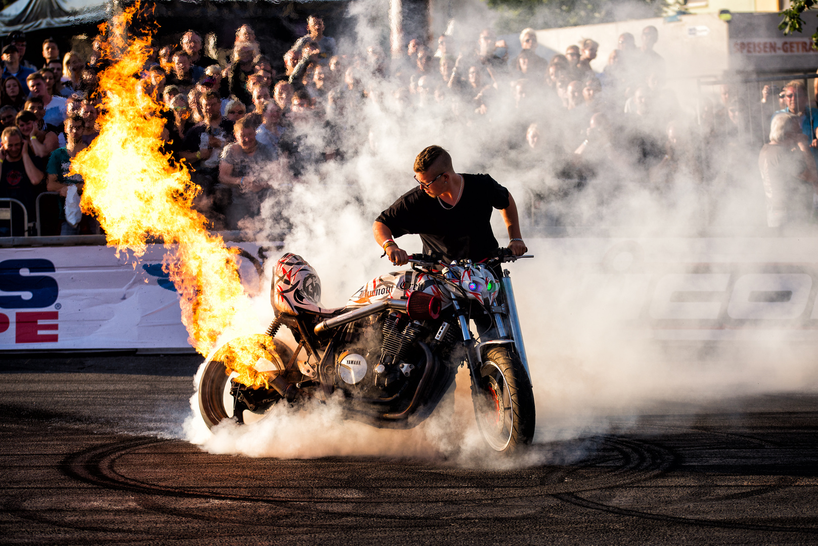Heisser Reifen 5 Foto Bild Feuer Verkehr Fahrzeuge Bilder Auf Fotocommunity