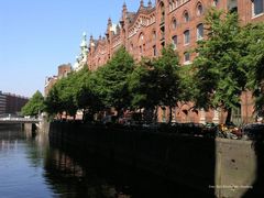 Heisser Sommermorgen in der Speicherstadt