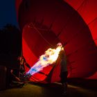 Heißluftballon bei Nacht