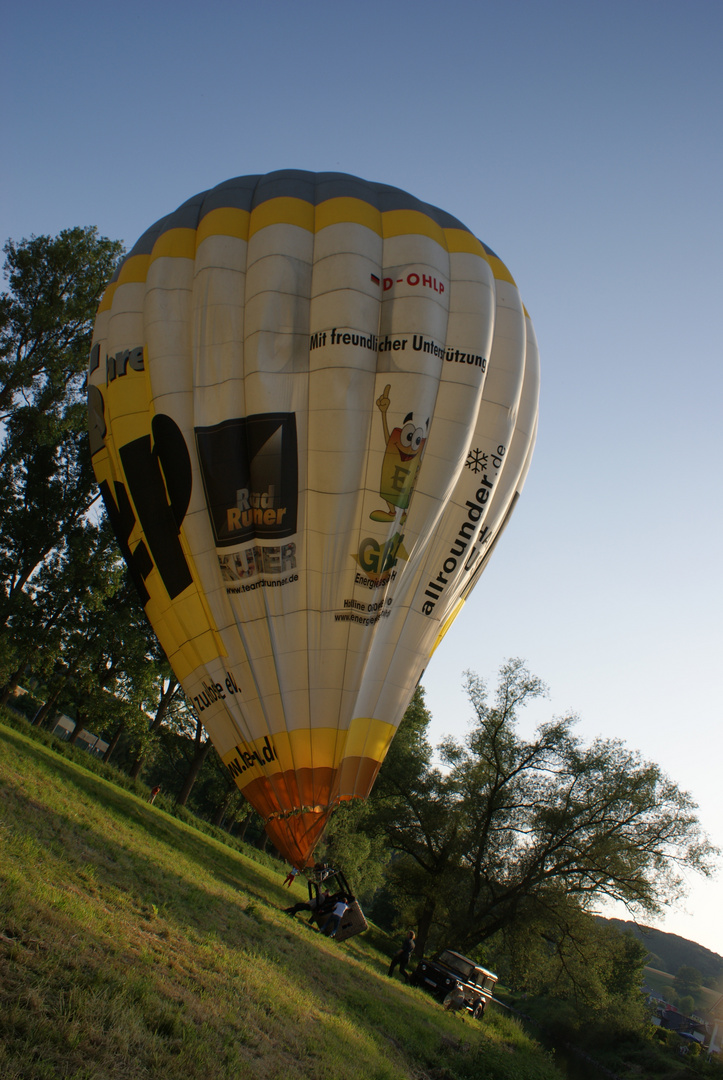 Heißluftballon beim Start