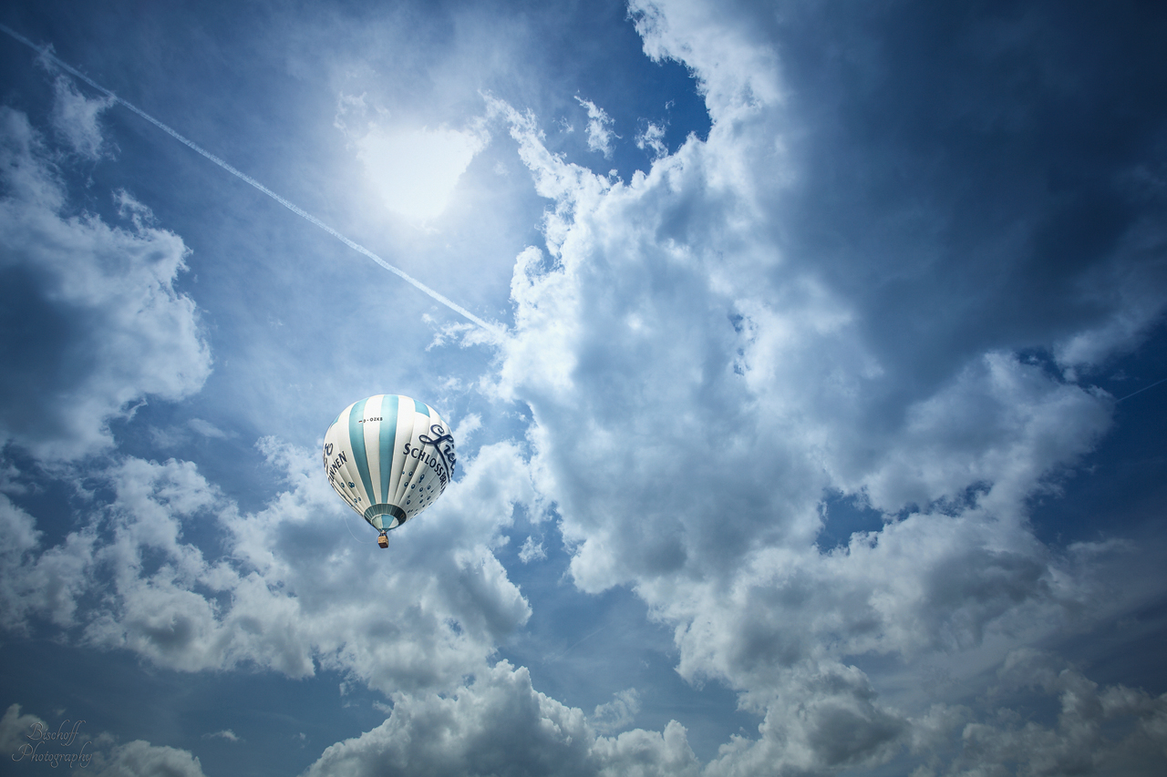 Heißluftballon im Wolkenkleid