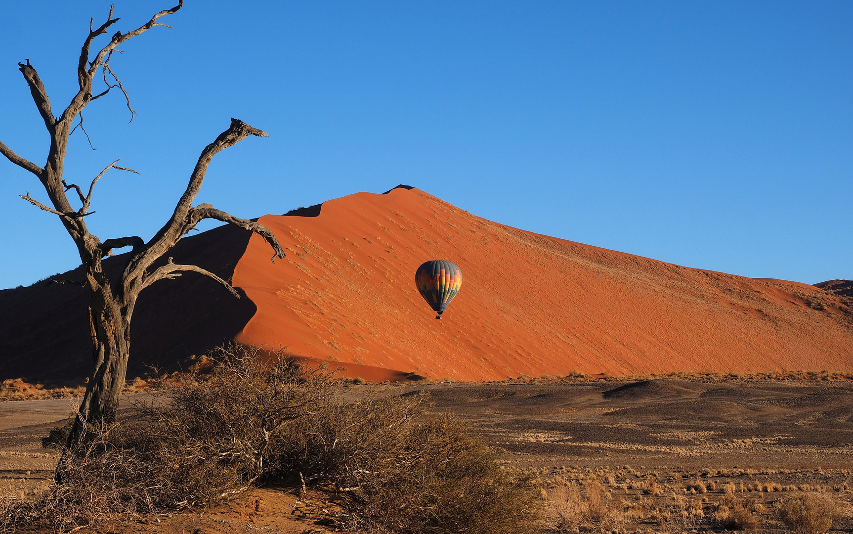 Heißluftballon in der Namib