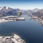 Heißluftballon kurz vor der Landung am Wolfgangsee