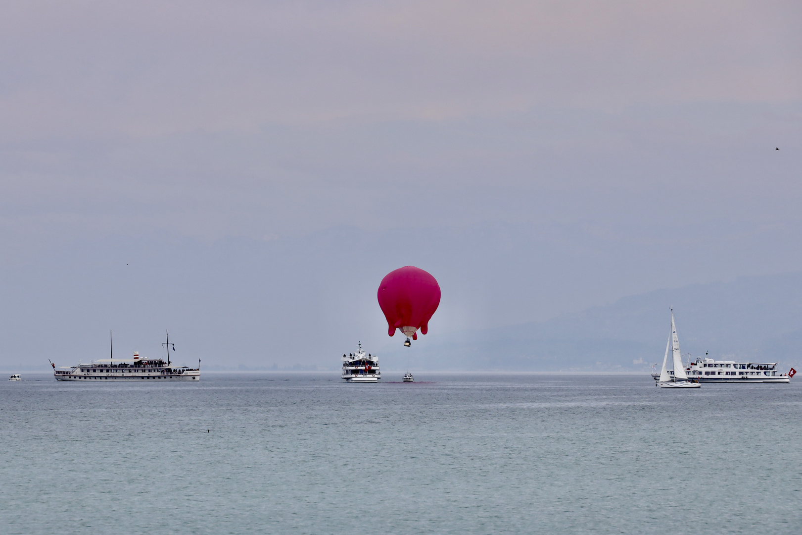 Heissluftballon trifft Schiffe