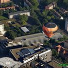 Heißluftballon über dem Klinikum Kassel.