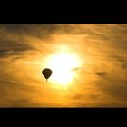 Heißluftballons auf dem Weg zur Sonne