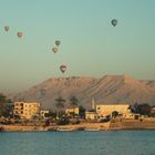 Heißluftballons über dem Tempel von Hatschepsut