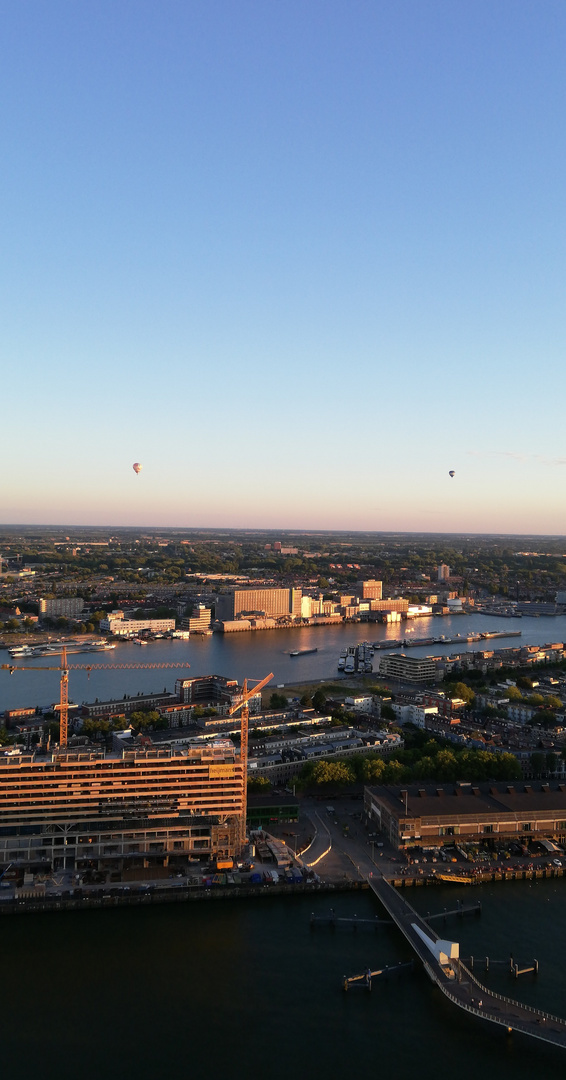 Heißluftballons über Rotterdam