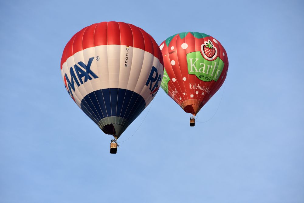 Heißluftballons zur Hanse Sail 2015