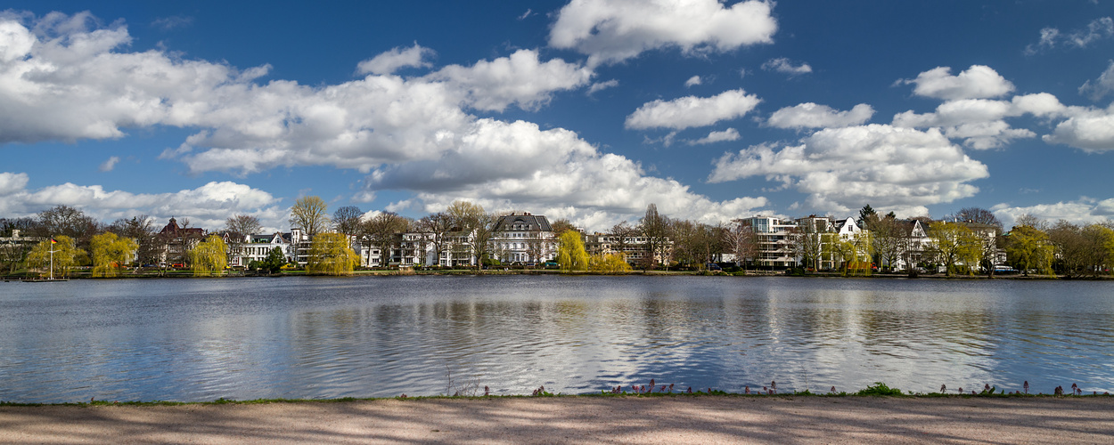 Heiter bis wolkig in Hamburg