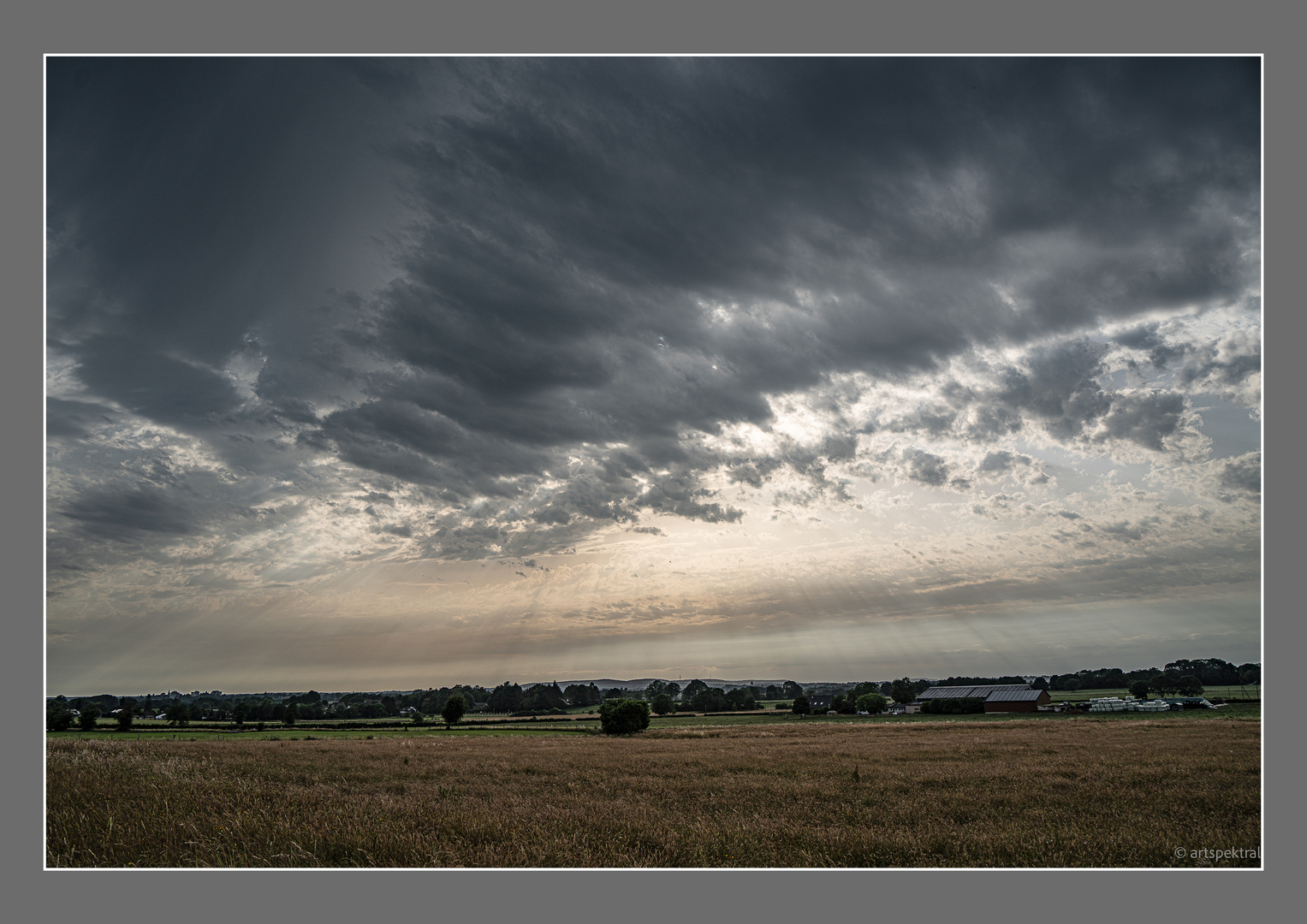 Heiter_bis_wolkig_und_nachfolgend_Regen