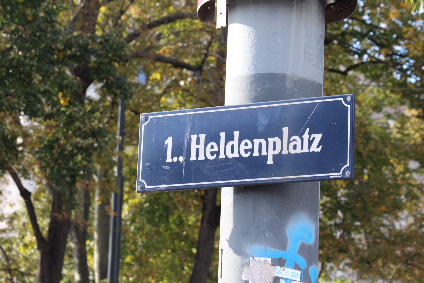 Heldenplatz Wien - "Promenadenplatz"  "Neuer Paradeplatz" oder "Äußerer Burgplatz"