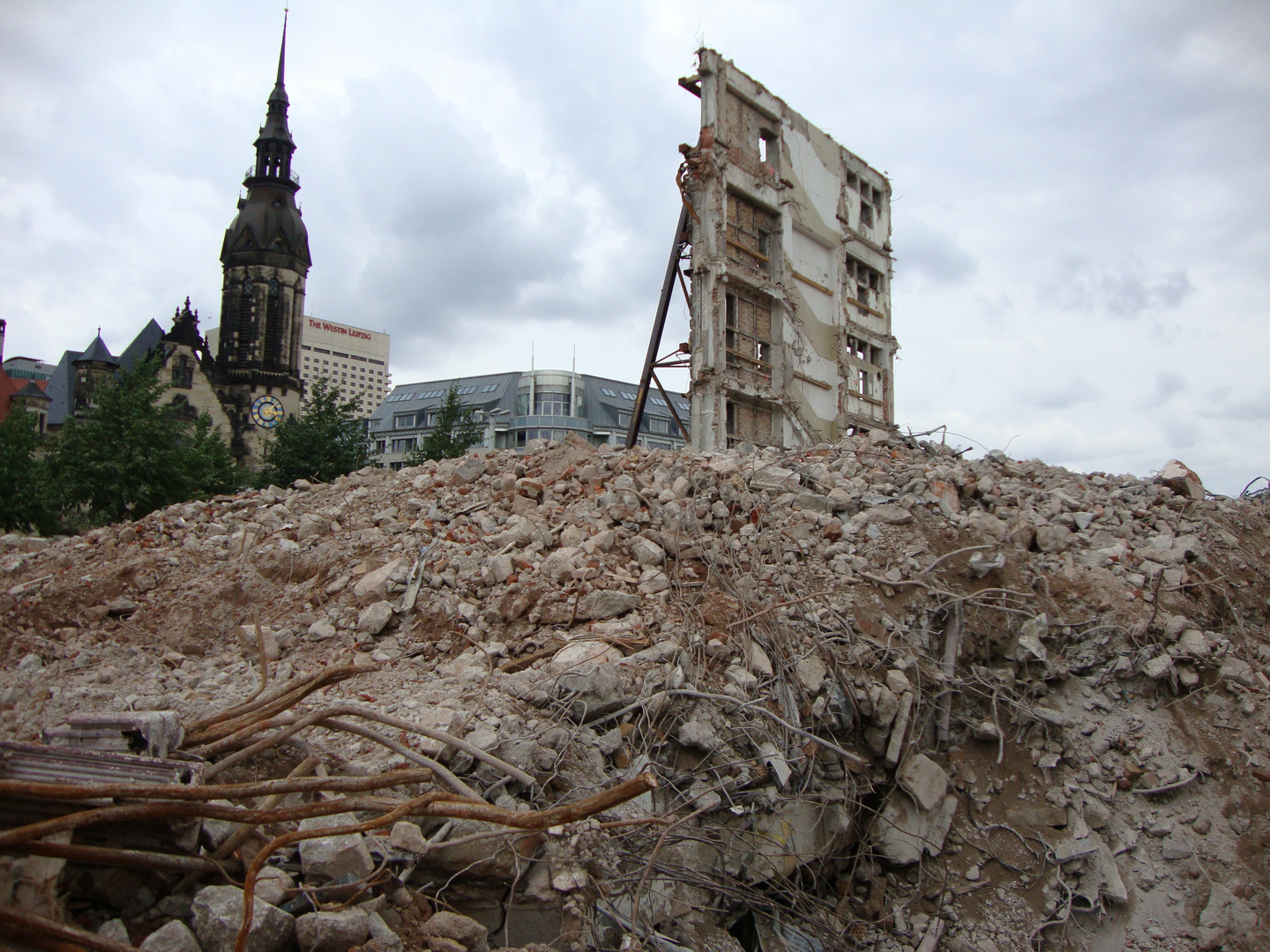 Heldenstadt Leipzig auch 2010 im Abbruch