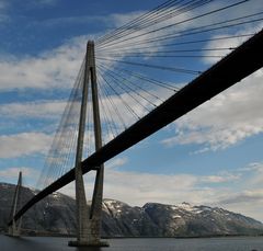 Helgelandsbrücke