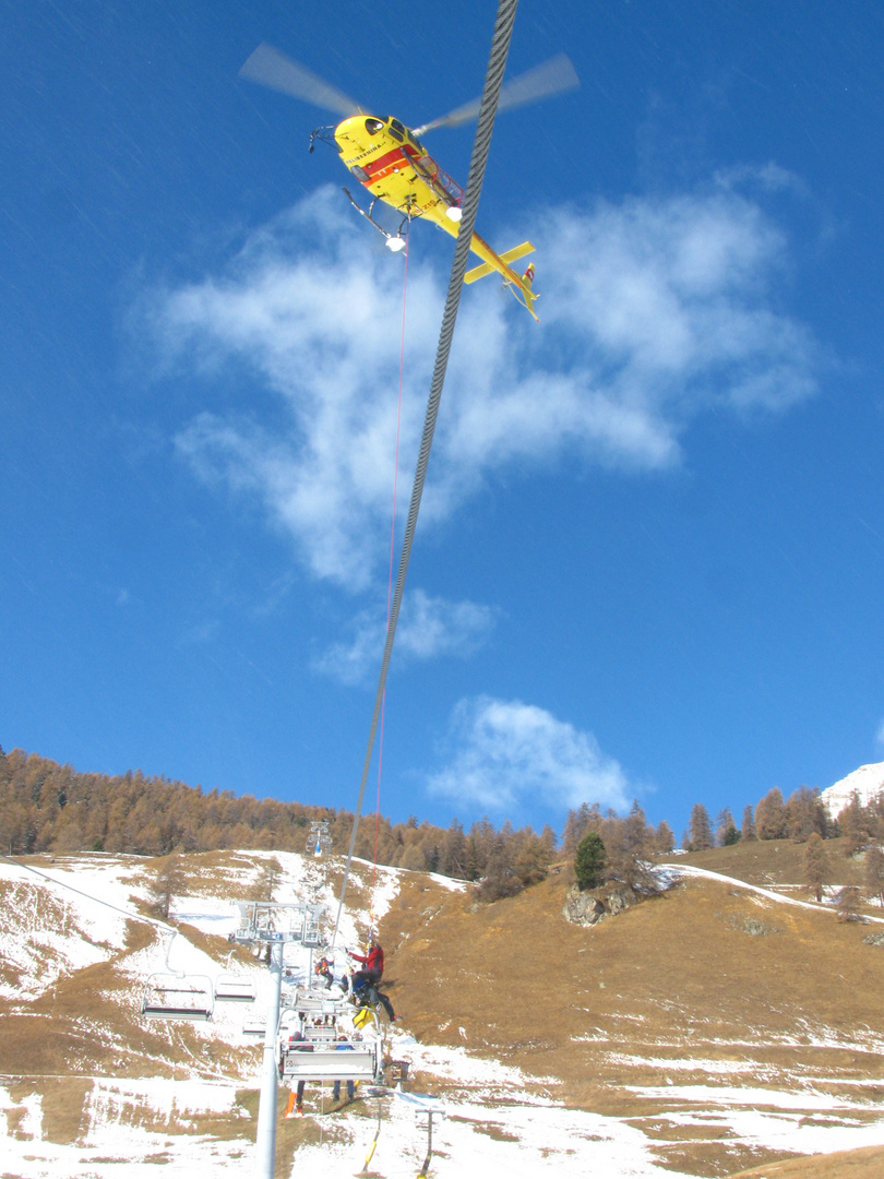 Heli Bernina bei der Sesselrettung