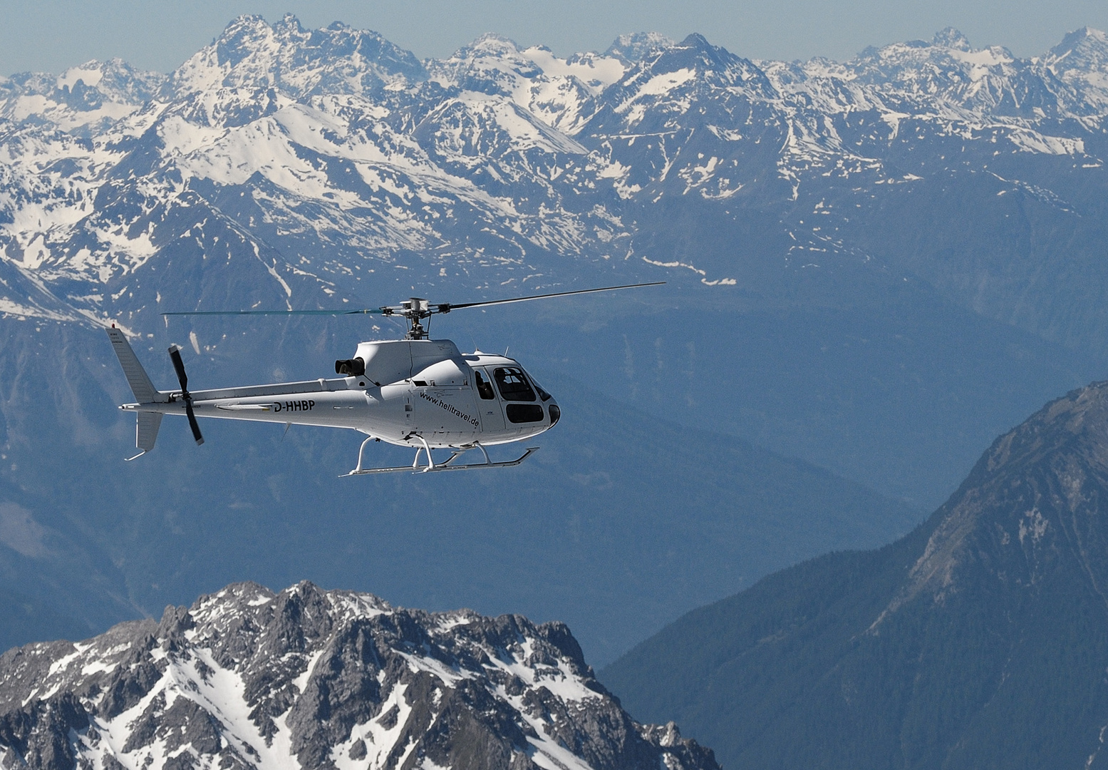 Heli über den Alpen