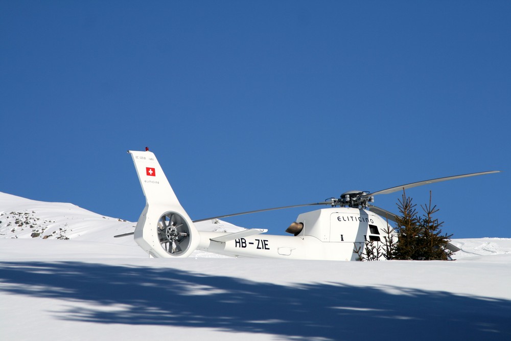 Helicopter und Winterlandschaft