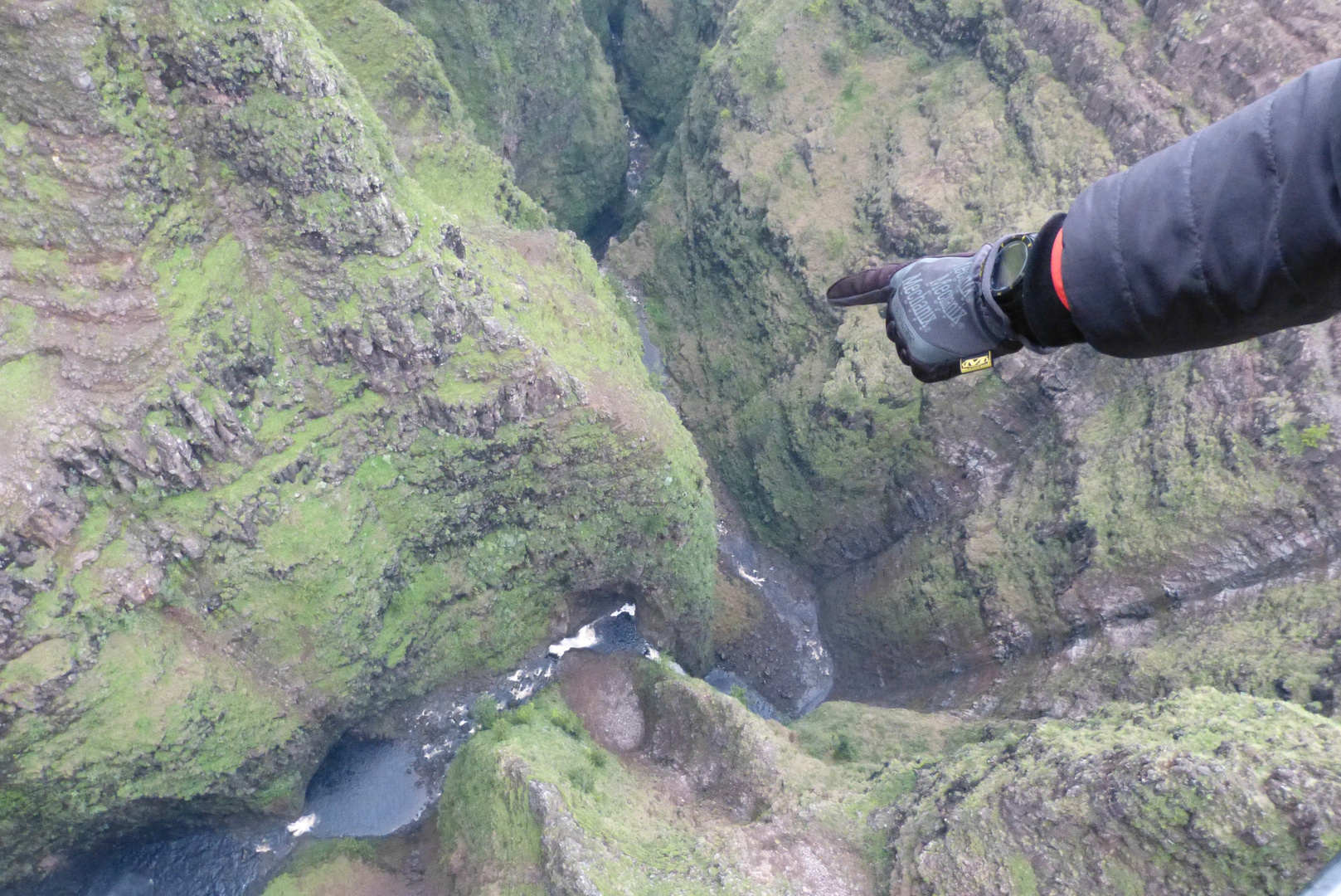 Helicopterflug ohne Türen ist der Hammer-bei Nieselregen über Kauai.