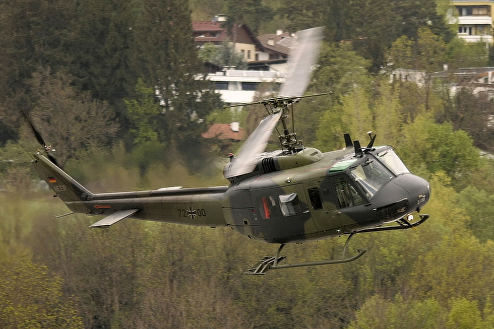 Helikopter des Deutschen Bundesherr im Anflug