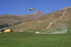 Helitransport bei Zuoz(Engadin,Schweiz)