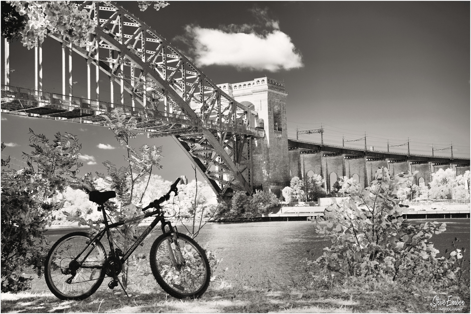 Hell Gate Bridge, Summer