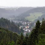 Hellenthal mit einer Regenfront