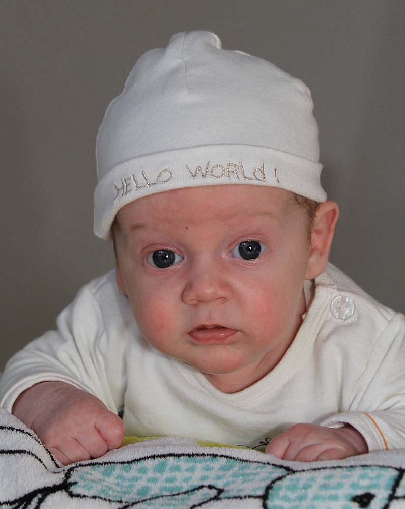 " HELLO WORLD " 2