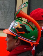 Helm Marke Eigenbau